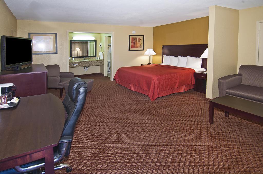 Quality Inn & Suites Baton Rouge West - Port Allen Extérieur photo