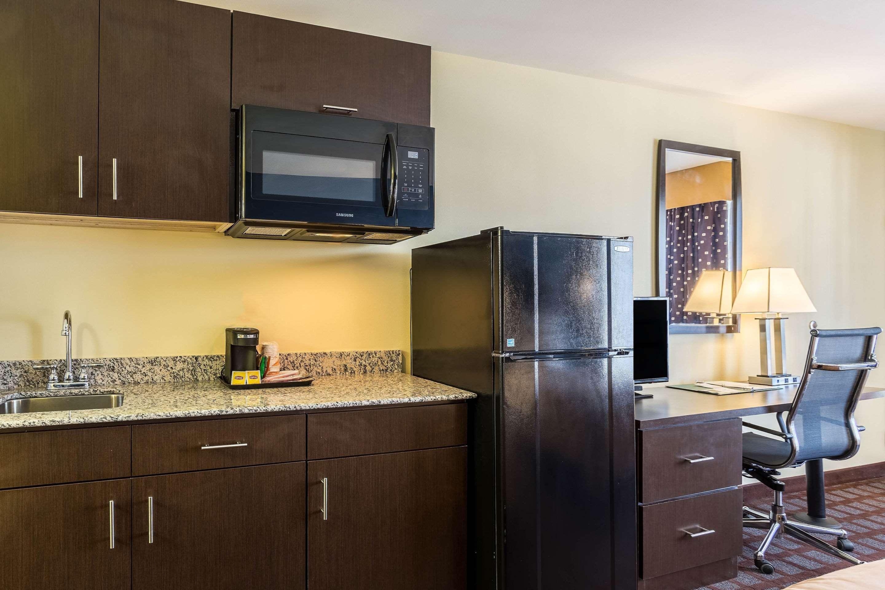 Quality Inn & Suites Baton Rouge West - Port Allen Extérieur photo